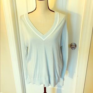 J CREW V NECK SWEATER ✨